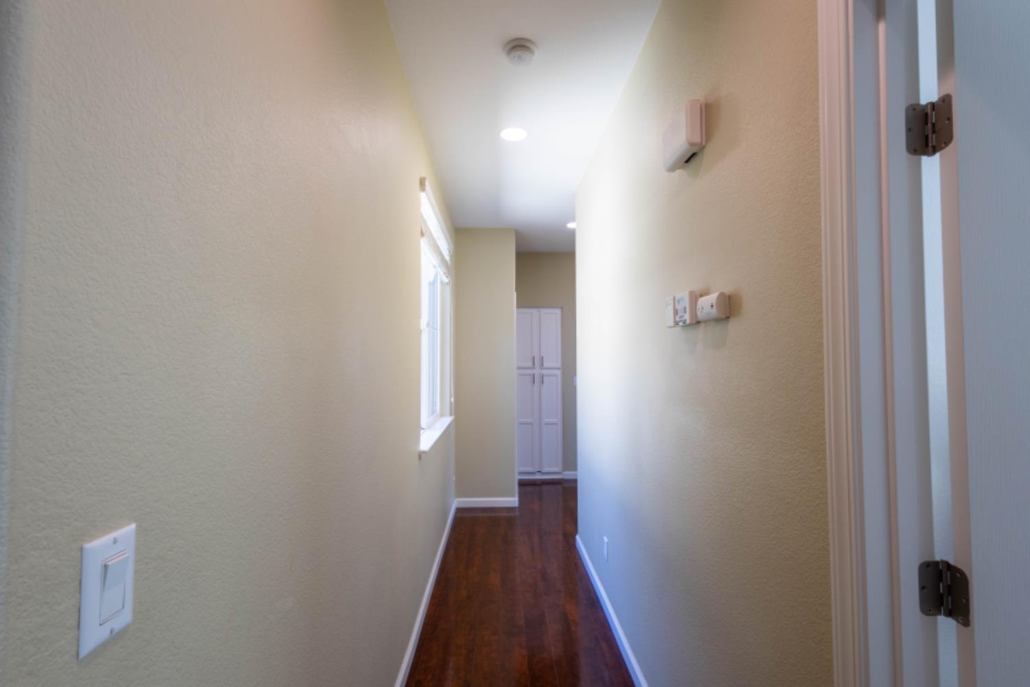 Detail Gallery Image 9 of 34 For 8328 Dandelion Dr, Elk Grove,  CA 95624 - 4 Beds | 2 Baths