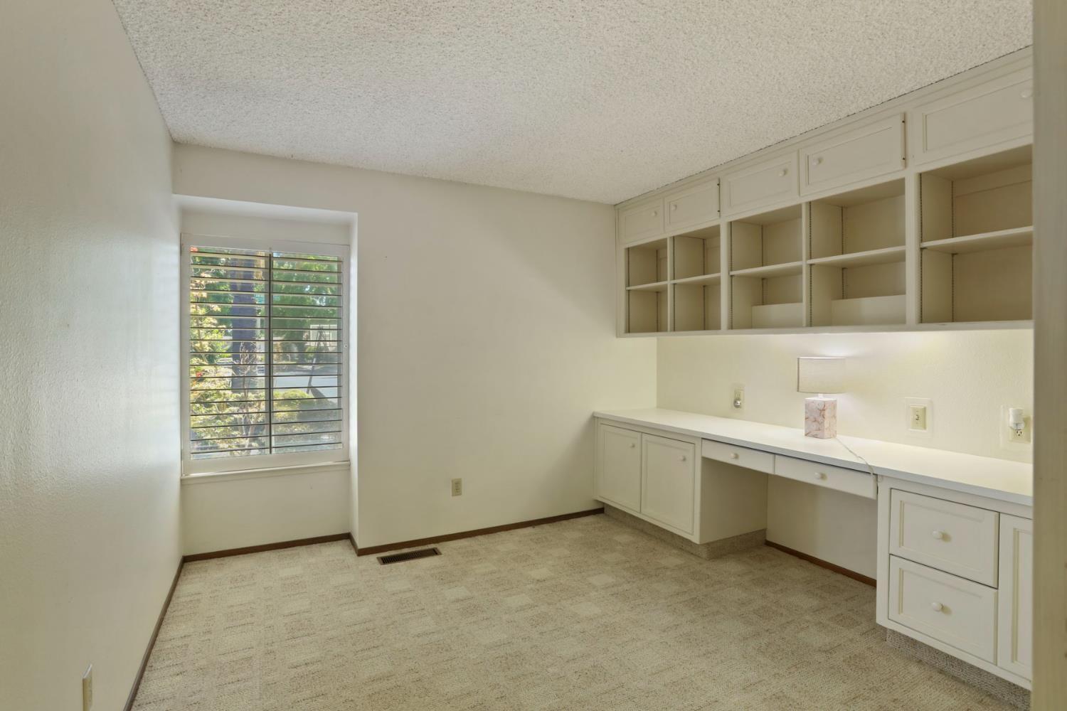 Detail Gallery Image 34 of 66 For 241 Charlemagne Way, Modesto,  CA 95350 - 4 Beds | 2 Baths