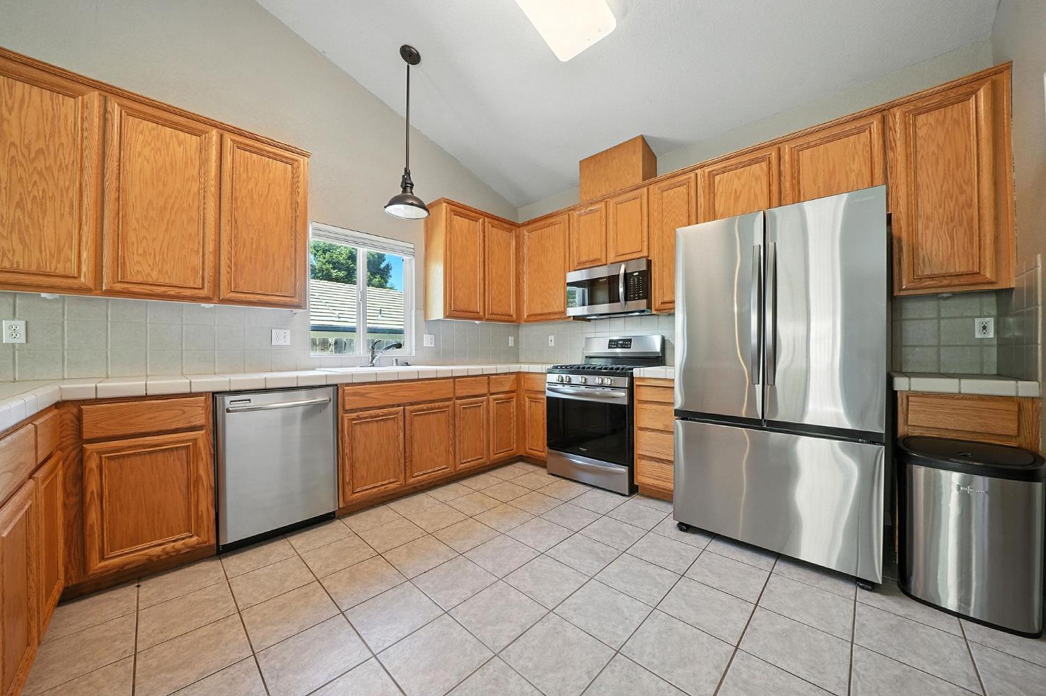 Detail Gallery Image 14 of 46 For 1021 Mockingbird Ln, Valley Springs,  CA 95252 - 3 Beds | 2 Baths