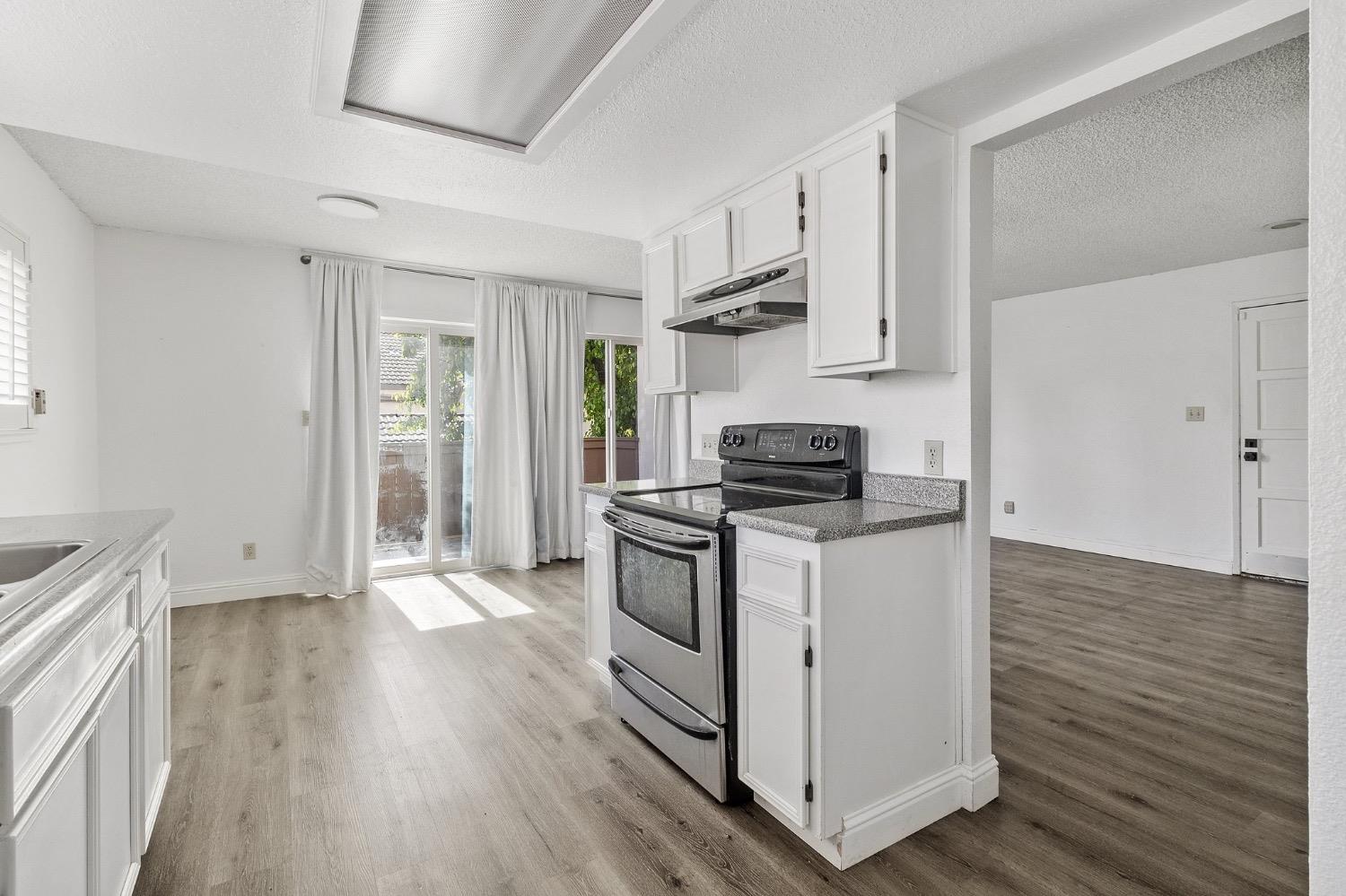 Detail Gallery Image 9 of 23 For 3701 Colonial Dr #164,  Modesto,  CA 95356 - 2 Beds | 1/1 Baths