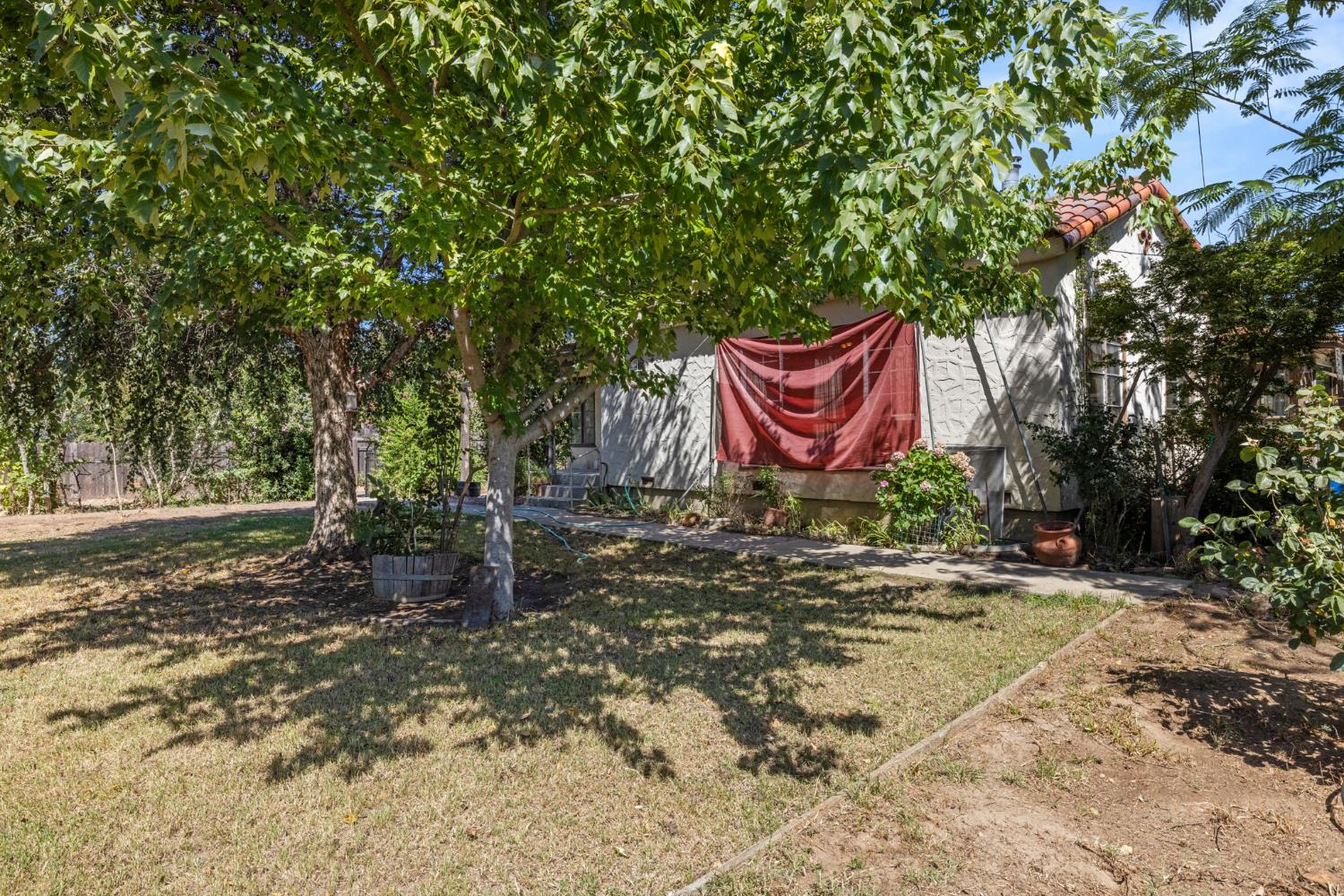 Detail Gallery Image 5 of 44 For 13119 6th St, Hickman,  CA 95323 - 3 Beds | 1/1 Baths