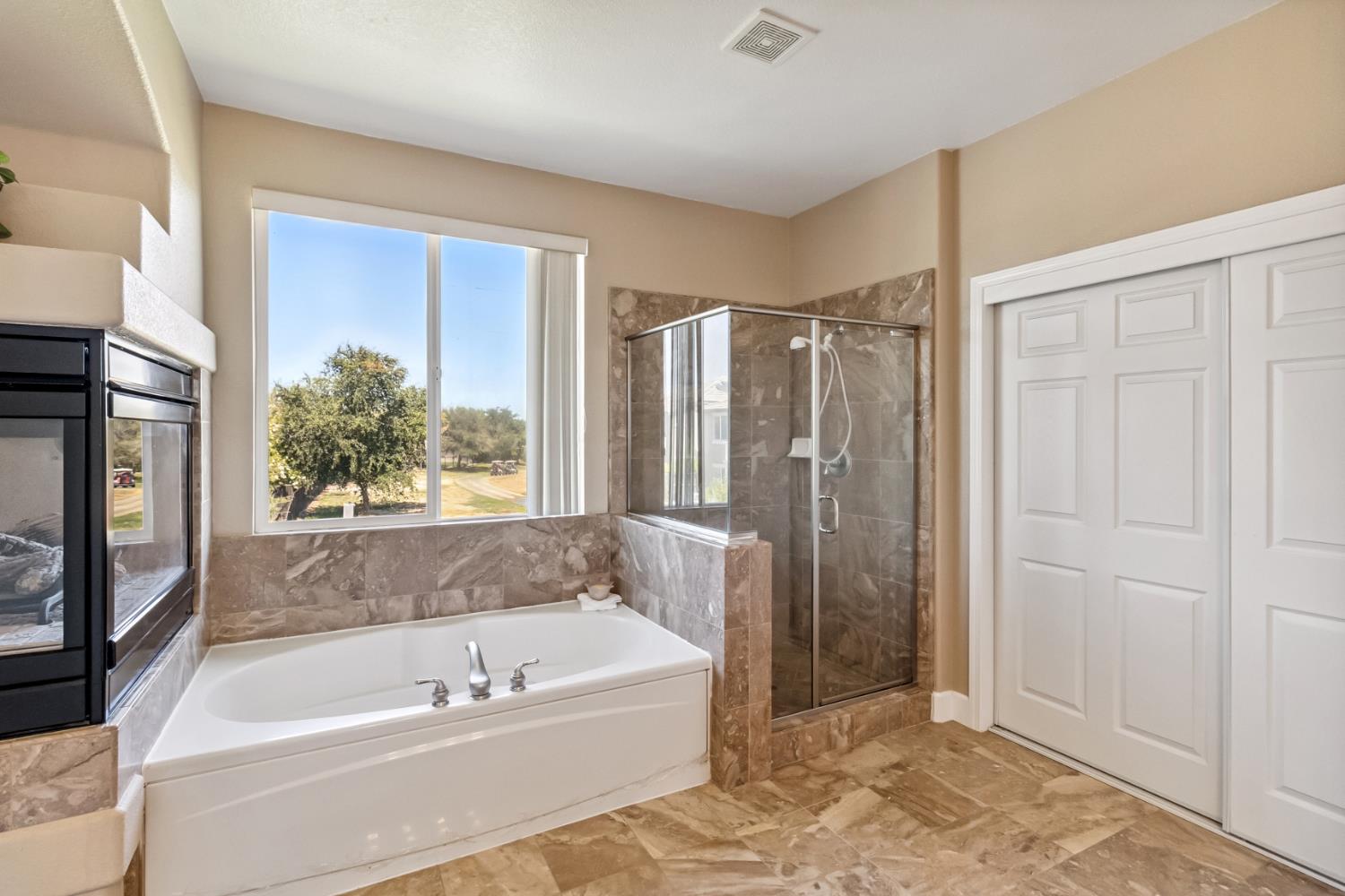 Detail Gallery Image 28 of 72 For 18400 Mandarin St, Woodland,  CA 95695 - 5 Beds | 4 Baths
