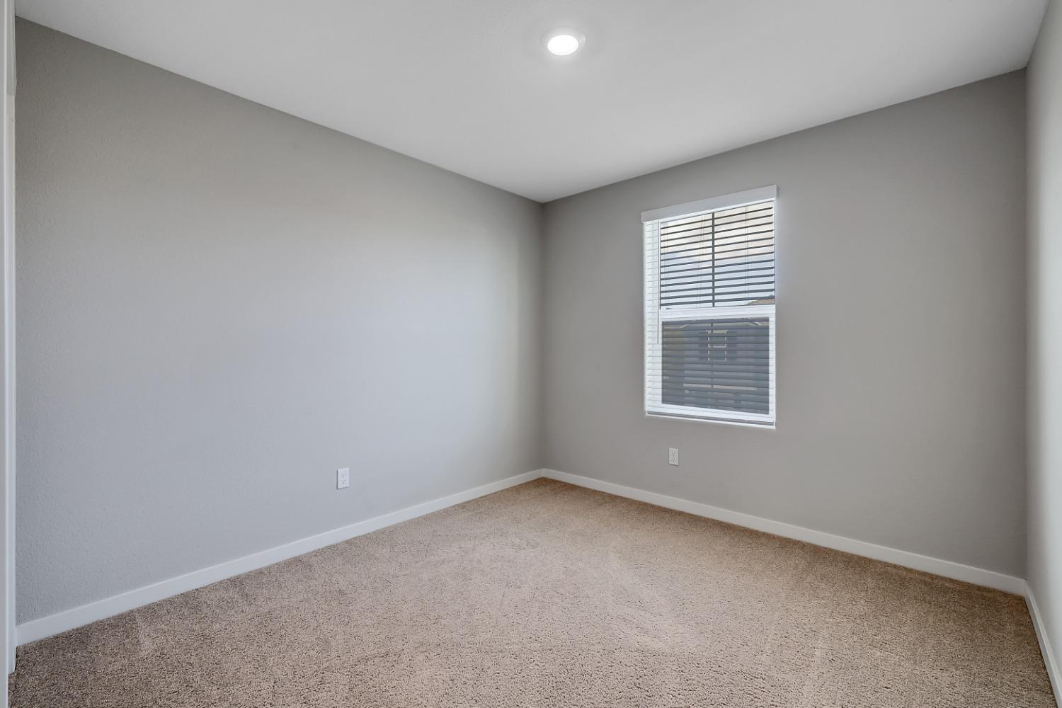 Detail Gallery Image 20 of 34 For 4089 Southampton St, West Sacramento,  CA 95691 - 3 Beds | 2/1 Baths