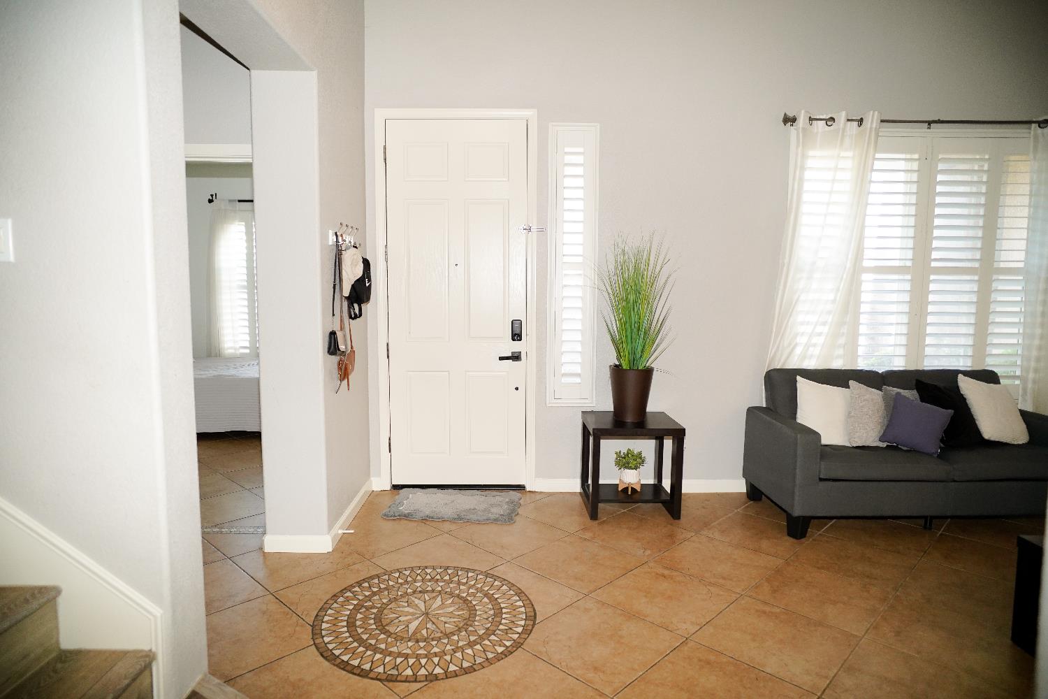 Detail Gallery Image 7 of 41 For 5039 Riverbed Ct, Riverbank,  CA 95367 - 4 Beds | 3 Baths