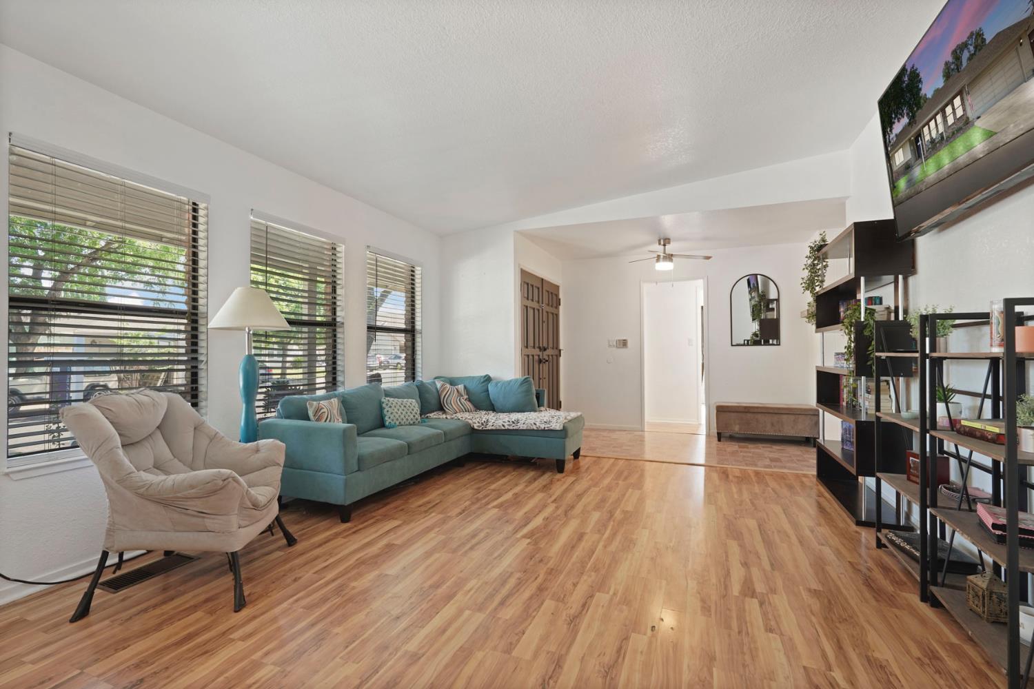 Detail Gallery Image 7 of 41 For 306 E Elise Ct, Modesto,  CA 95350 - 4 Beds | 3 Baths