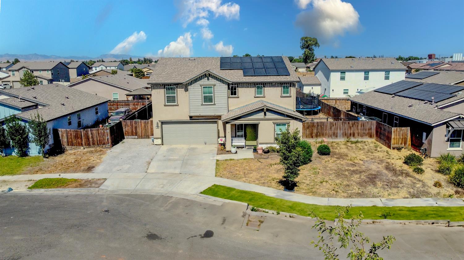 Detail Gallery Image 1 of 21 For 1775 Tomaso Ct, Los Banos,  CA 93635 - 5 Beds | 3 Baths