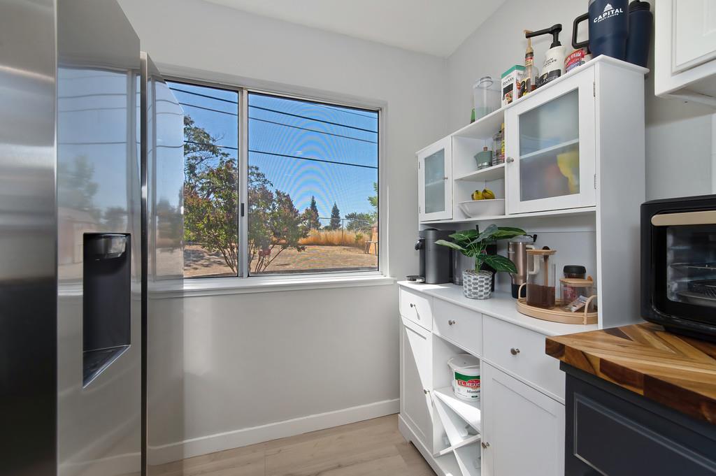 Detail Gallery Image 5 of 27 For 6404 Longdale Dr, North Highlands,  CA 95660 - 3 Beds | 1 Baths