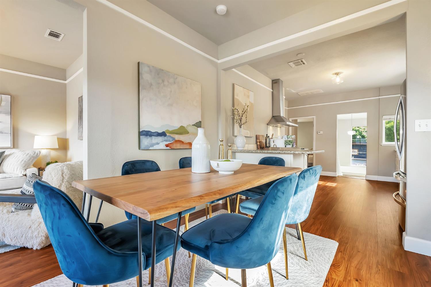 Detail Gallery Image 16 of 39 For 964 61st St, Oakland,  CA 94608 - 3 Beds | 2/1 Baths