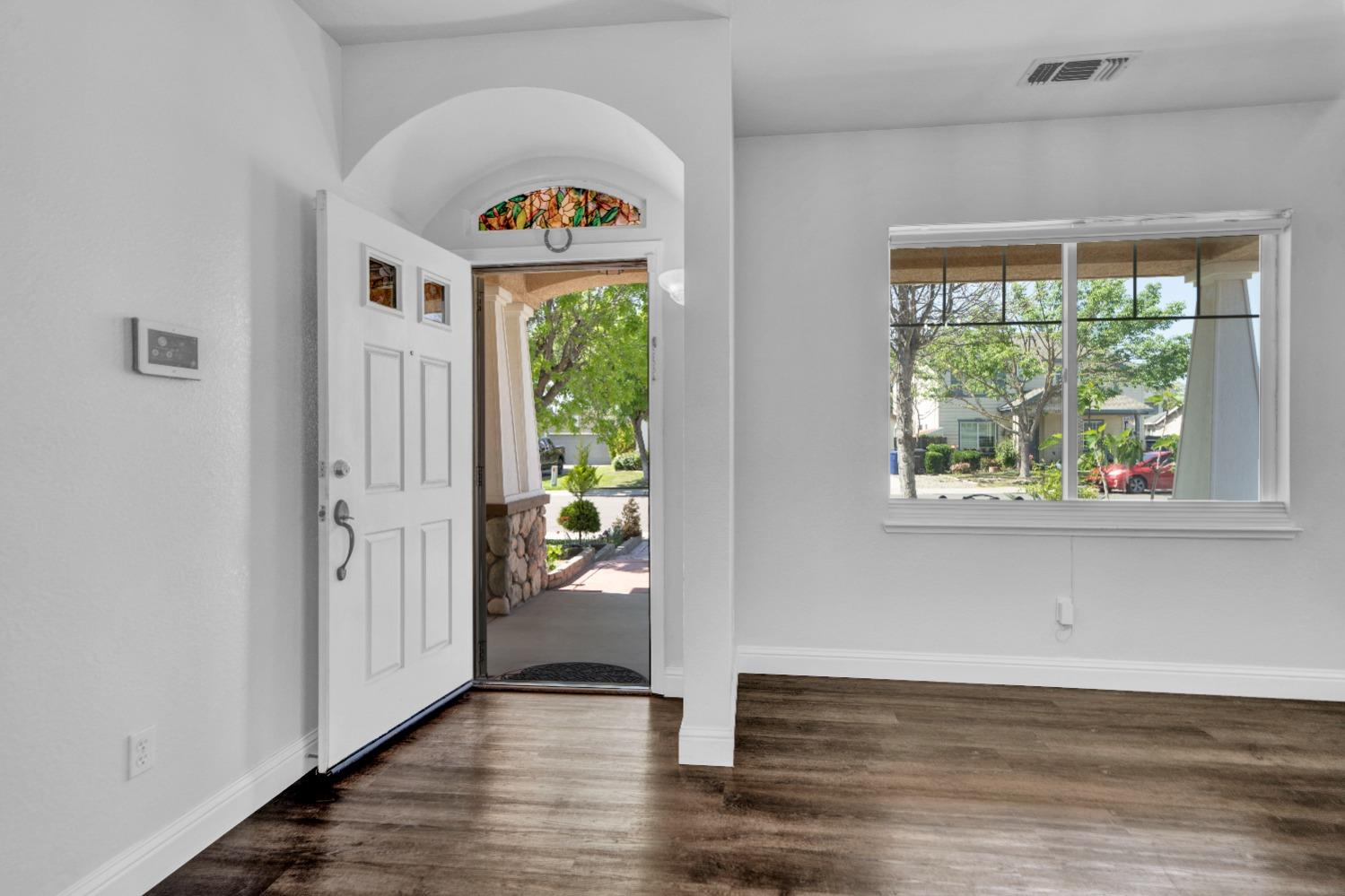 Detail Gallery Image 8 of 45 For 4104 Keepsake Dr, Modesto,  CA 95356 - 5 Beds | 3 Baths