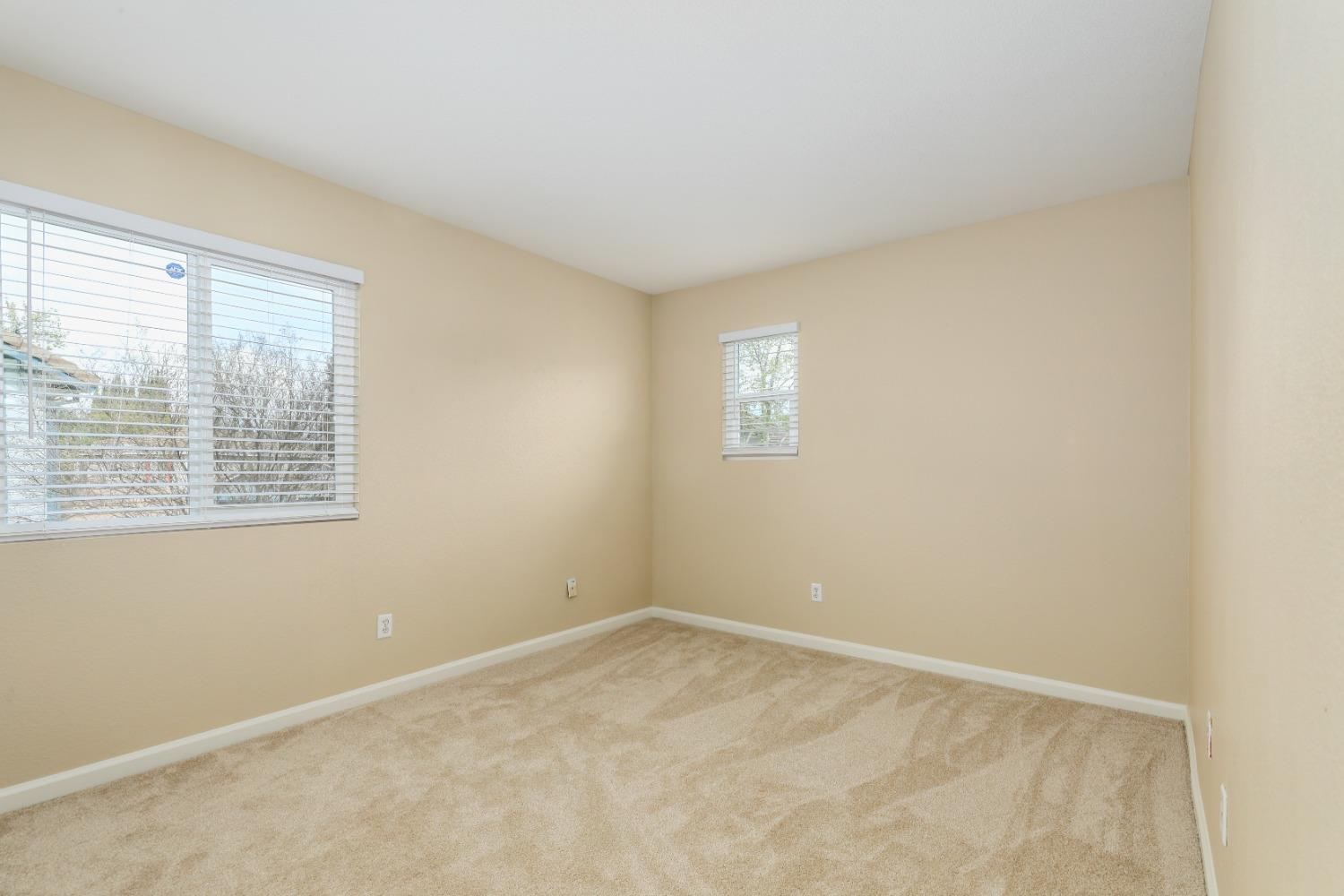 Detail Gallery Image 17 of 44 For 3355 Calla Lily Way, Sacramento,  CA 95833 - 5 Beds | 2/1 Baths