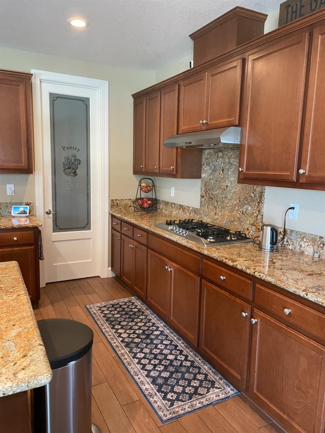 Detail Gallery Image 21 of 52 For 930 Anvil Cir, Rocklin,  CA 95765 - 5 Beds | 3 Baths