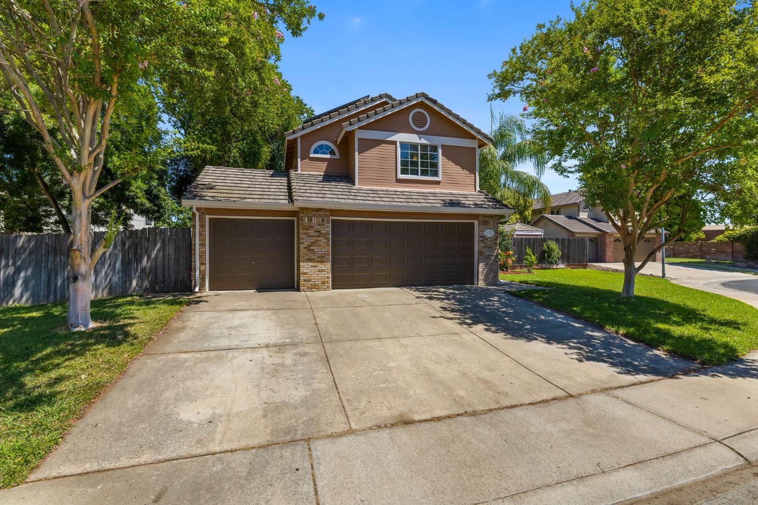 Detail Gallery Image 1 of 47 For 8347 Delta Sand, Elk Grove,  CA 95758 - 4 Beds | 2/1 Baths