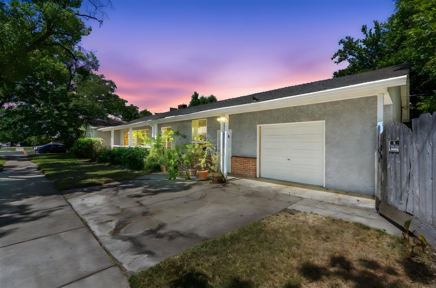 Detail Gallery Image 3 of 29 For 2107 S St, Merced,  CA 95340 - 3 Beds | 2 Baths