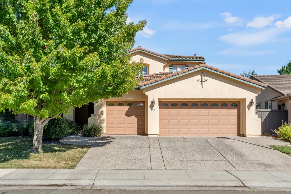 Detail Gallery Image 2 of 60 For 200 Orrington Cir, Sacramento,  CA 95835 - 4 Beds | 3/1 Baths