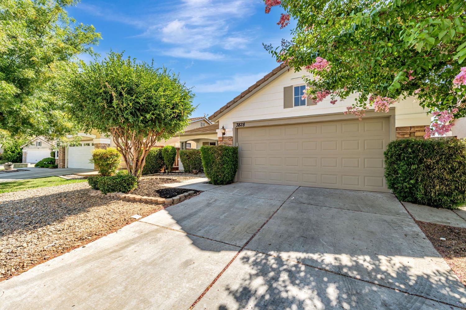 Detail Gallery Image 2 of 38 For 3828 Tern Ct, Merced,  CA 95340 - 3 Beds | 2 Baths