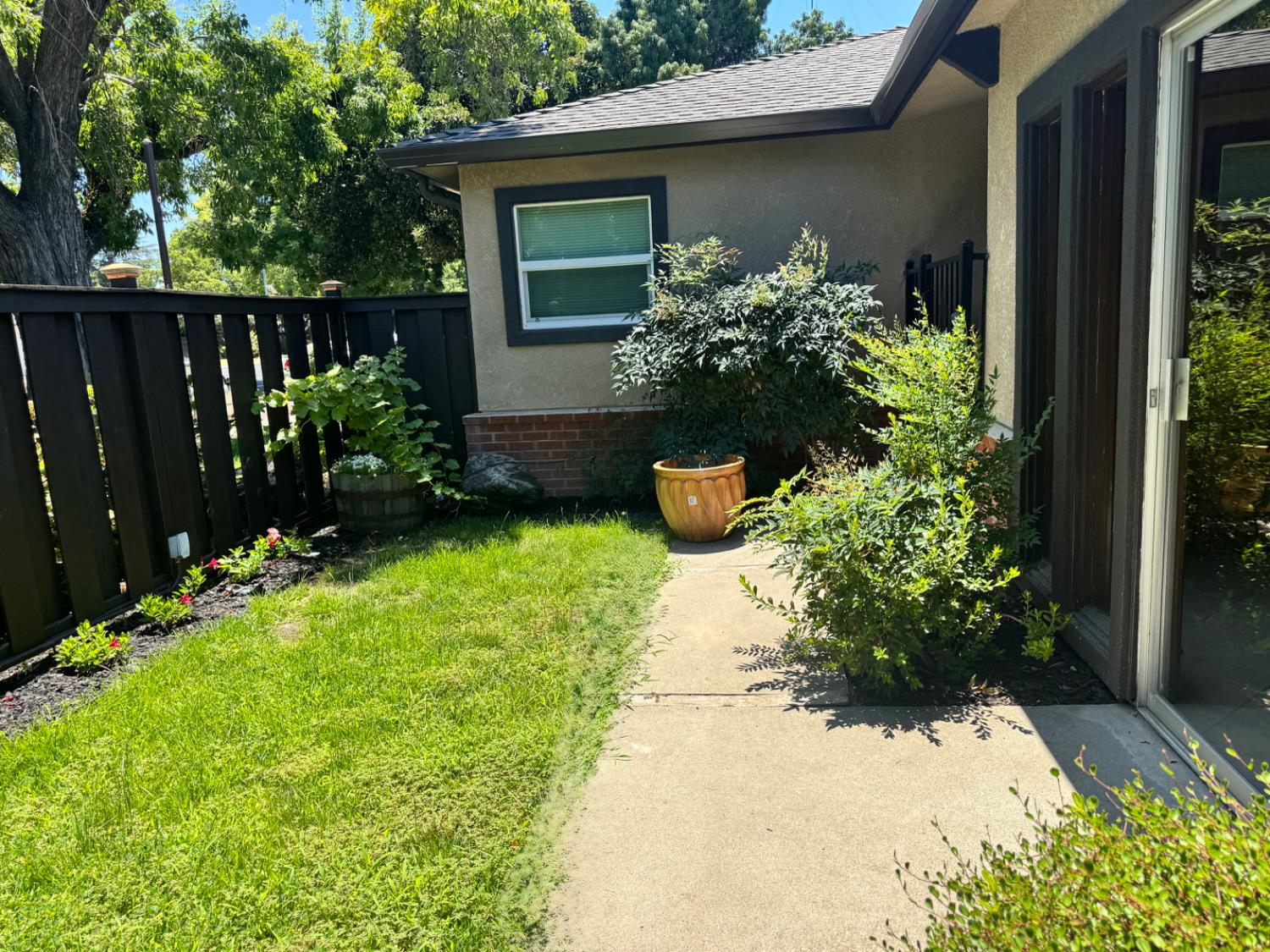 Detail Gallery Image 7 of 35 For 1237 College Ave, Modesto,  CA 95350 - 3 Beds | 1 Baths