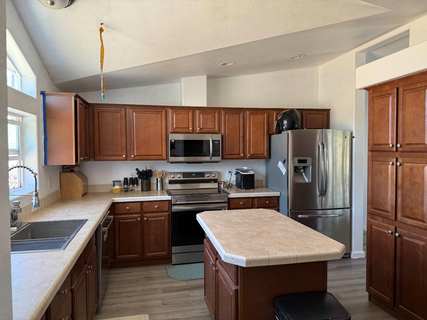 Detail Gallery Image 6 of 22 For 23833 River Rd, Stevinson,  CA 95374 - 3 Beds | 2 Baths
