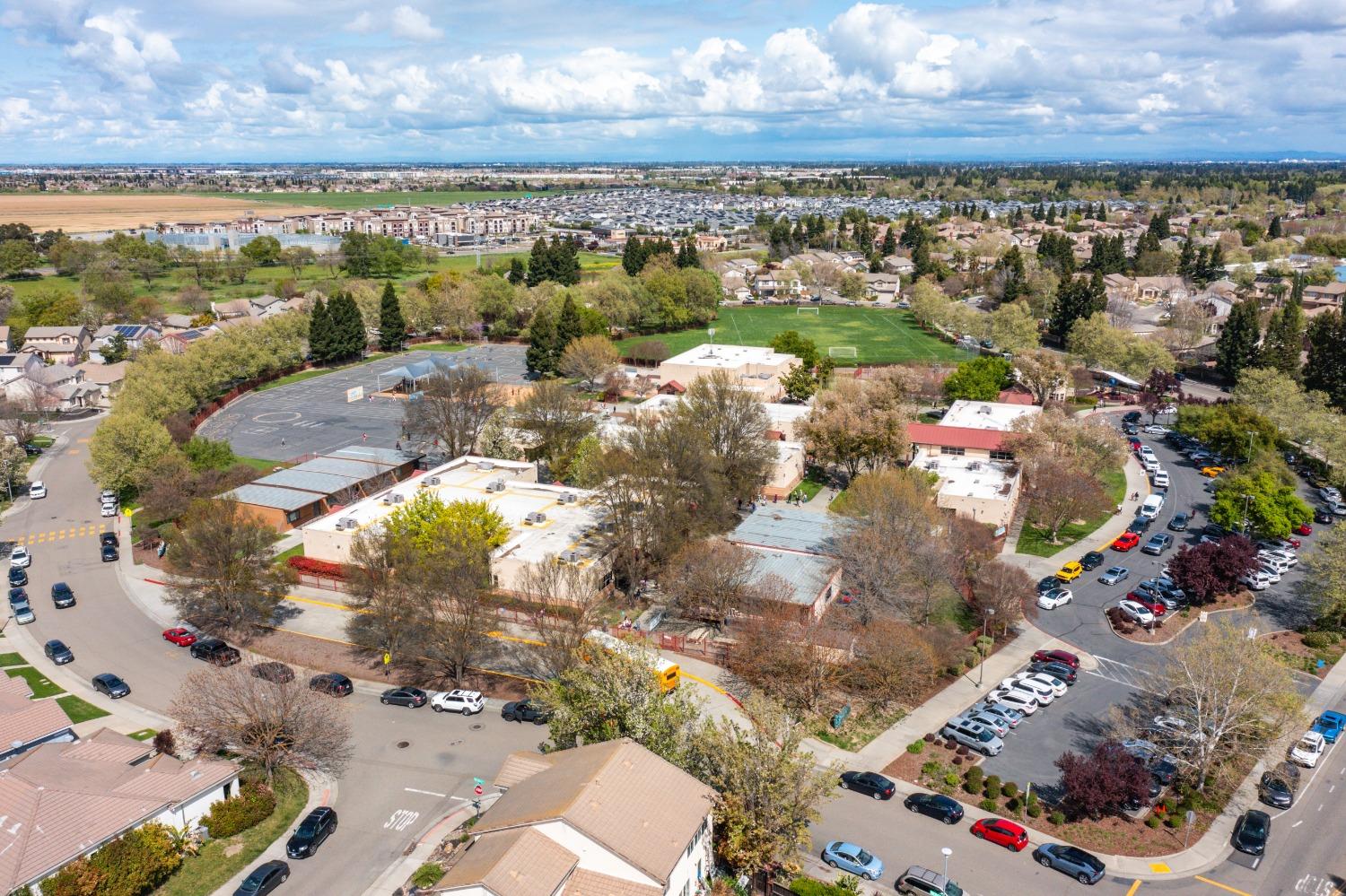 Detail Gallery Image 44 of 44 For 3355 Calla Lily Way, Sacramento,  CA 95833 - 5 Beds | 2/1 Baths