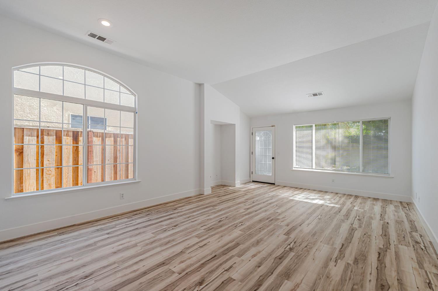 Detail Gallery Image 8 of 38 For 3828 Tern Ct, Merced,  CA 95340 - 3 Beds | 2 Baths