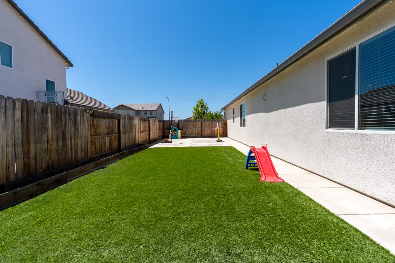 Detail Gallery Image 35 of 46 For 2040 Edwards St, Los Banos,  CA 93635 - 4 Beds | 3 Baths