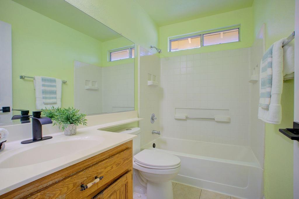 Detail Gallery Image 29 of 41 For 7610 Bluebrook Way, Sacramento,  CA 95823 - 4 Beds | 2/1 Baths
