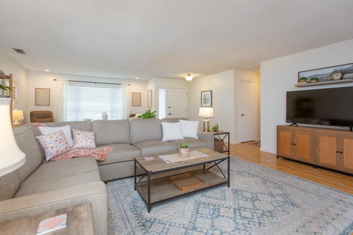 Detail Gallery Image 12 of 49 For 3360 Vanderbilt Ave, Turlock,  CA 95382 - 3 Beds | 2 Baths