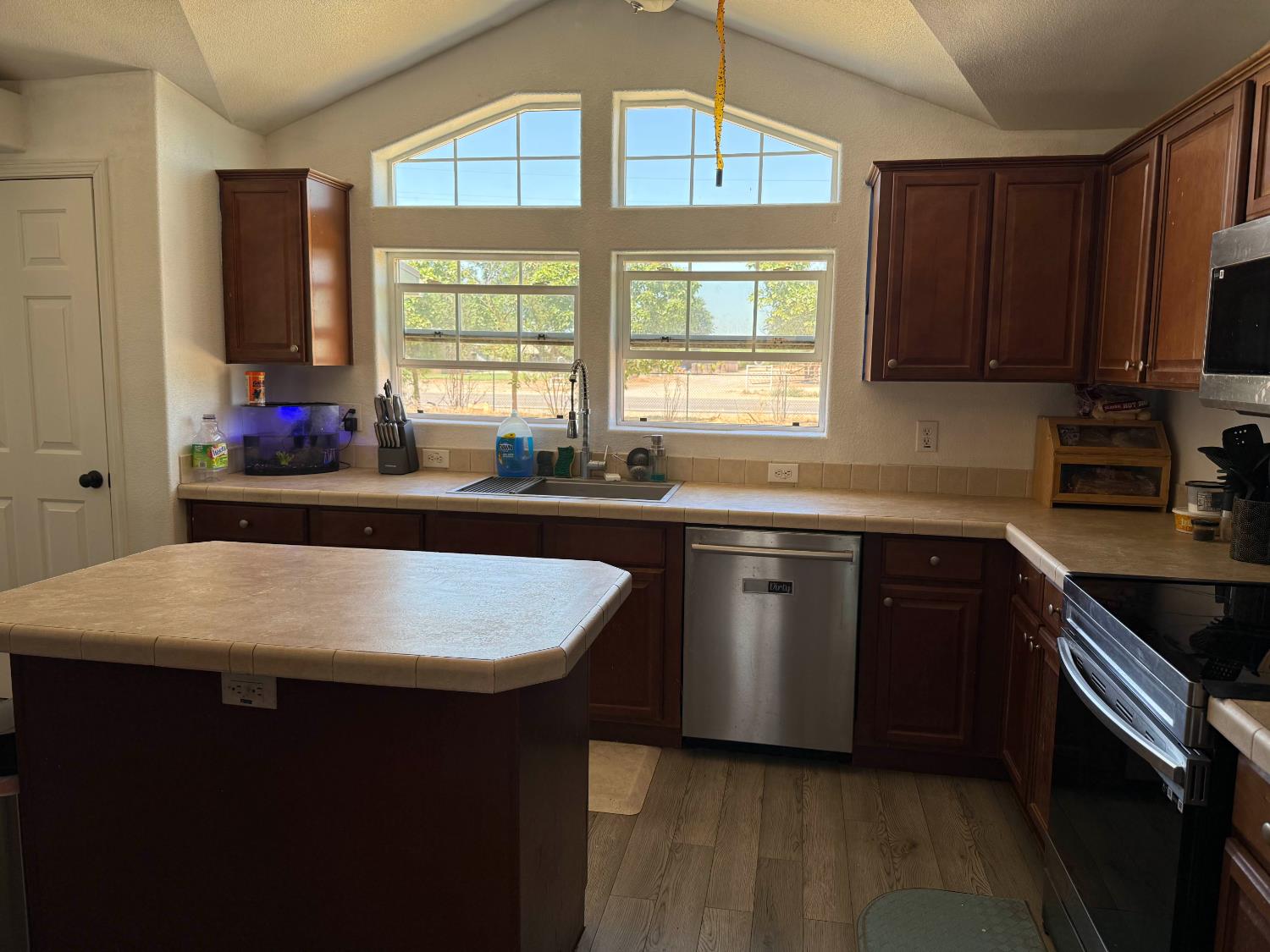 Detail Gallery Image 8 of 22 For 23833 River Rd, Stevinson,  CA 95374 - 3 Beds | 2 Baths