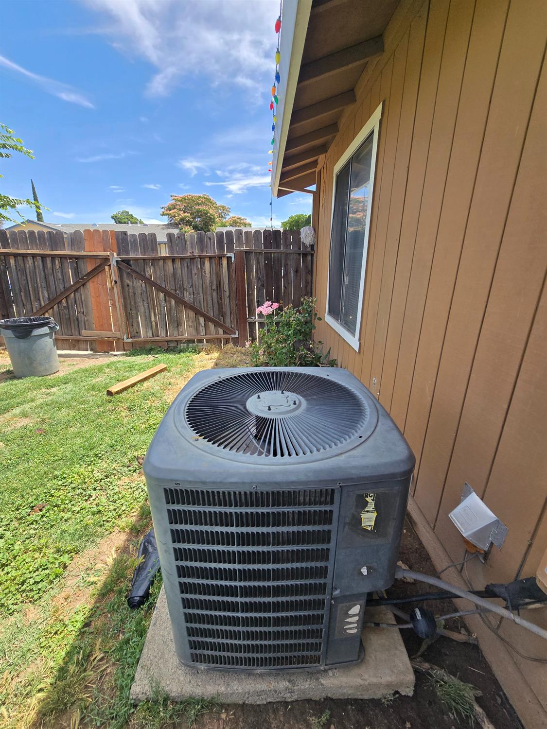 Detail Gallery Image 35 of 39 For 4631 Country Scene Way, Sacramento,  CA 95823 - 3 Beds | 2 Baths