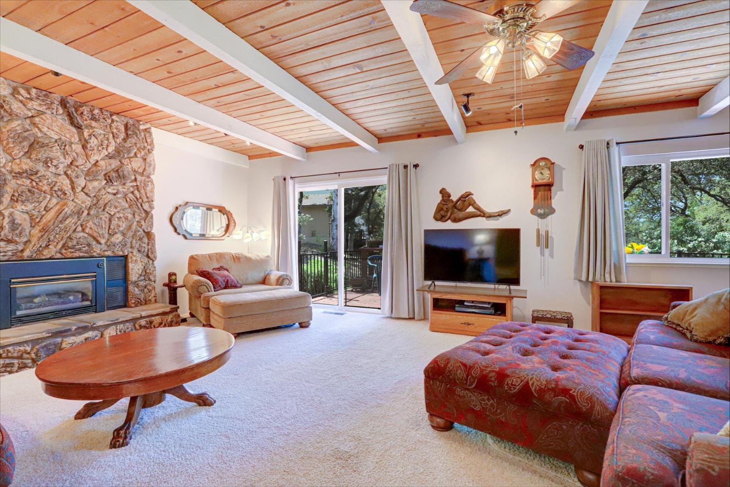 Detail Gallery Image 6 of 67 For 19009 Swallow Way, Penn Valley,  CA 95946 - 3 Beds | 2 Baths