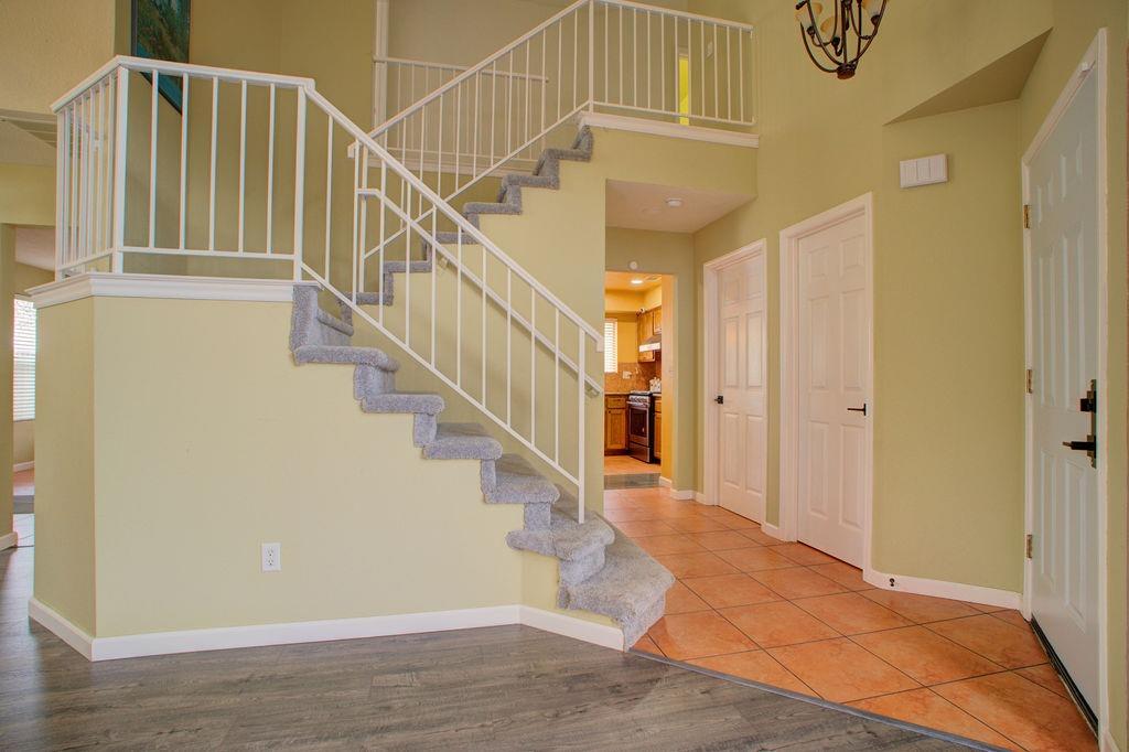 Detail Gallery Image 9 of 41 For 7610 Bluebrook Way, Sacramento,  CA 95823 - 4 Beds | 2/1 Baths