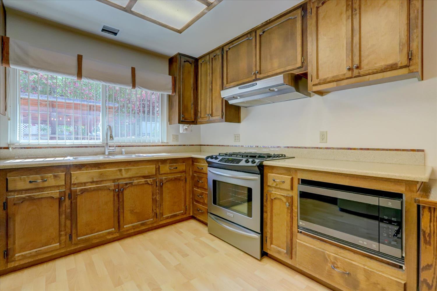 Detail Gallery Image 16 of 67 For 19009 Swallow Way, Penn Valley,  CA 95946 - 3 Beds | 2 Baths