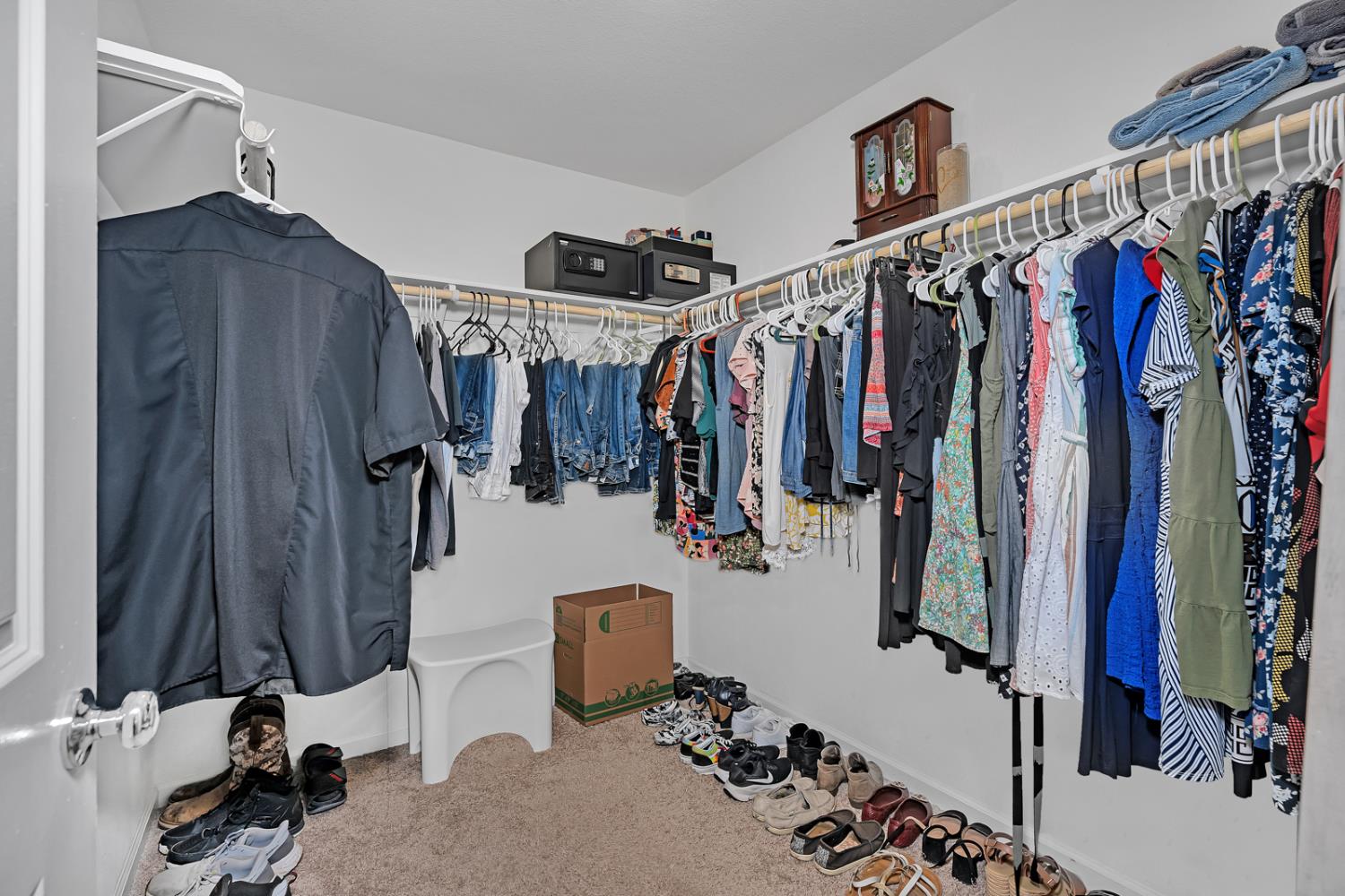 Detail Gallery Image 42 of 58 For 1807 Patricia Ct, Los Banos,  CA 93635 - 4 Beds | 3 Baths