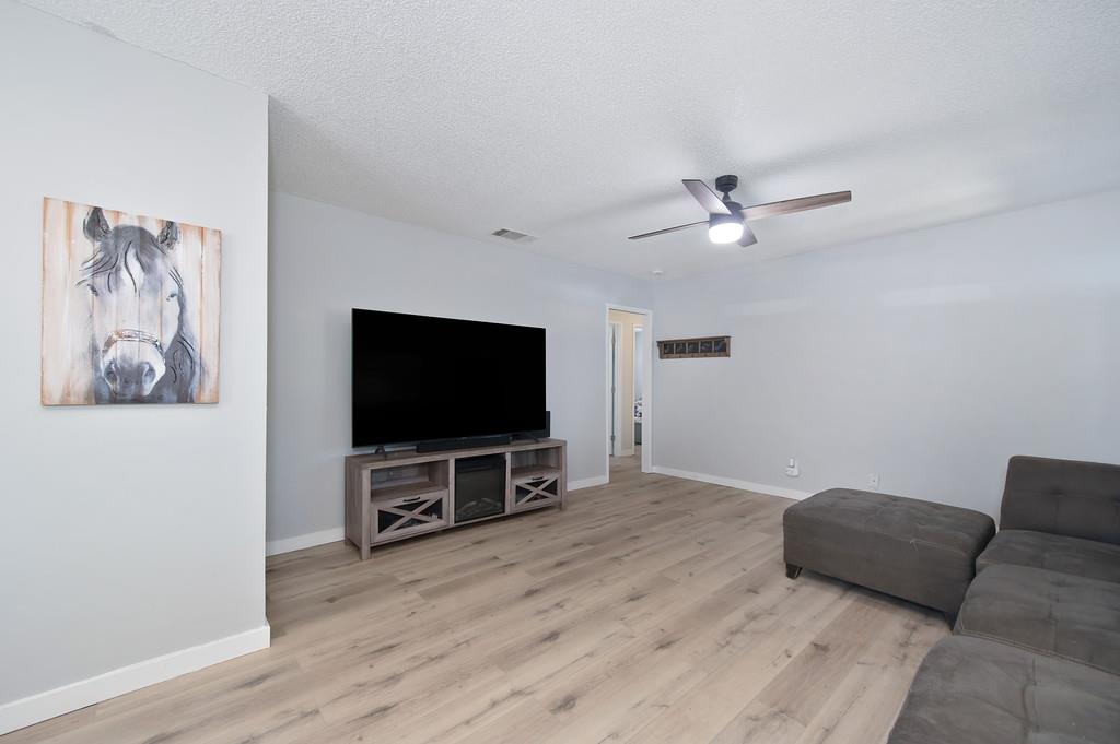 Detail Gallery Image 10 of 27 For 6404 Longdale Dr, North Highlands,  CA 95660 - 3 Beds | 1 Baths