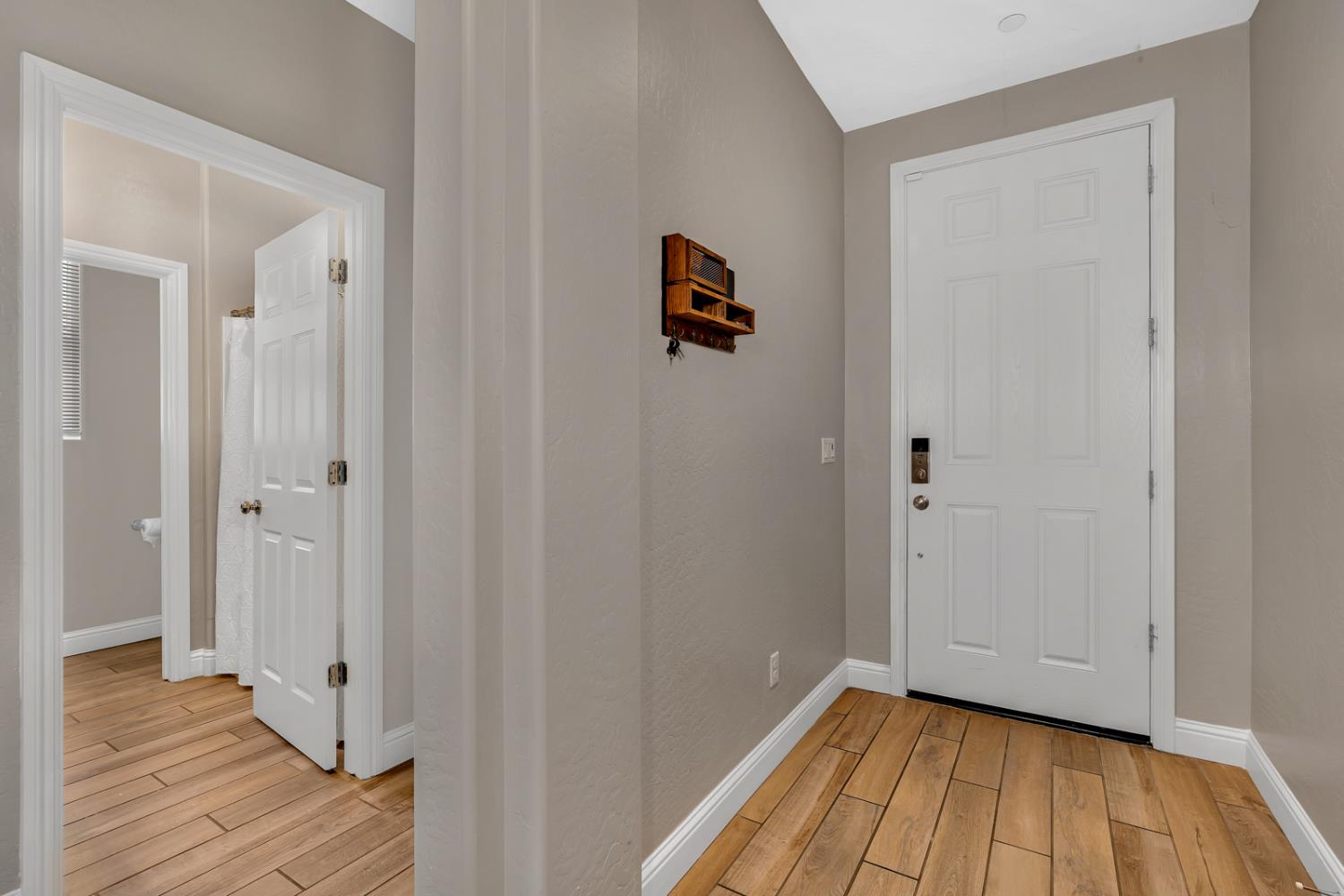 Detail Gallery Image 6 of 46 For 2040 Edwards St, Los Banos,  CA 93635 - 4 Beds | 3 Baths