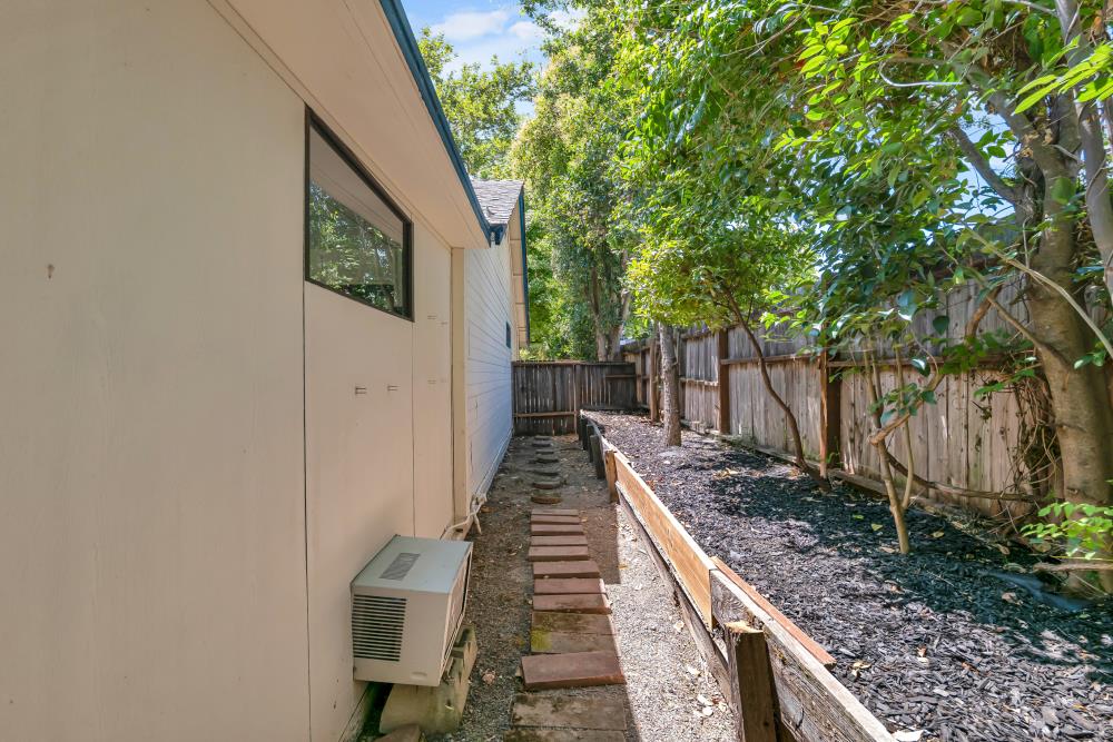 Detail Gallery Image 48 of 59 For 7527 Island Way, Sacramento,  CA 95831 - 3 Beds | 2 Baths