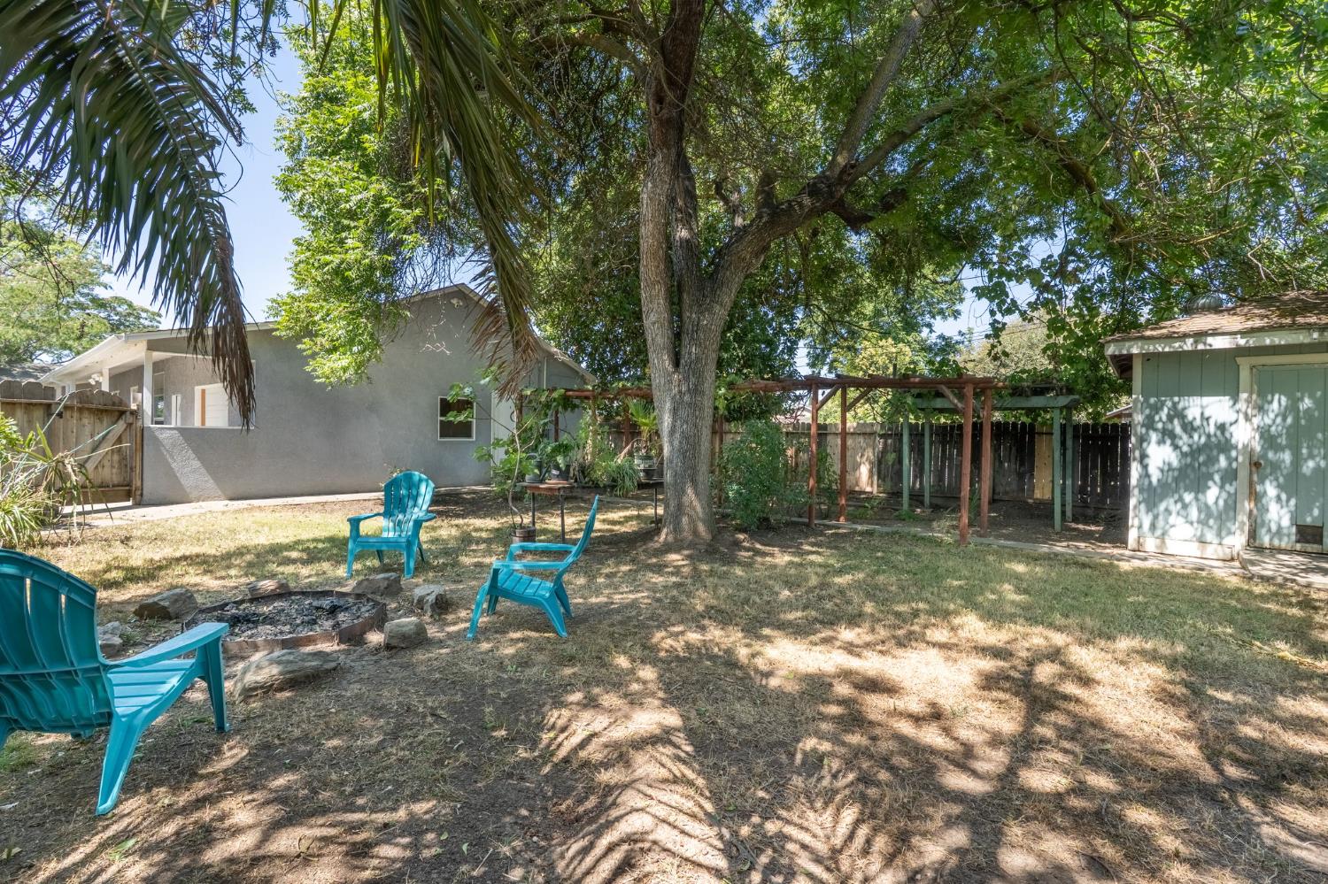 Detail Gallery Image 23 of 29 For 2107 S St, Merced,  CA 95340 - 3 Beds | 2 Baths