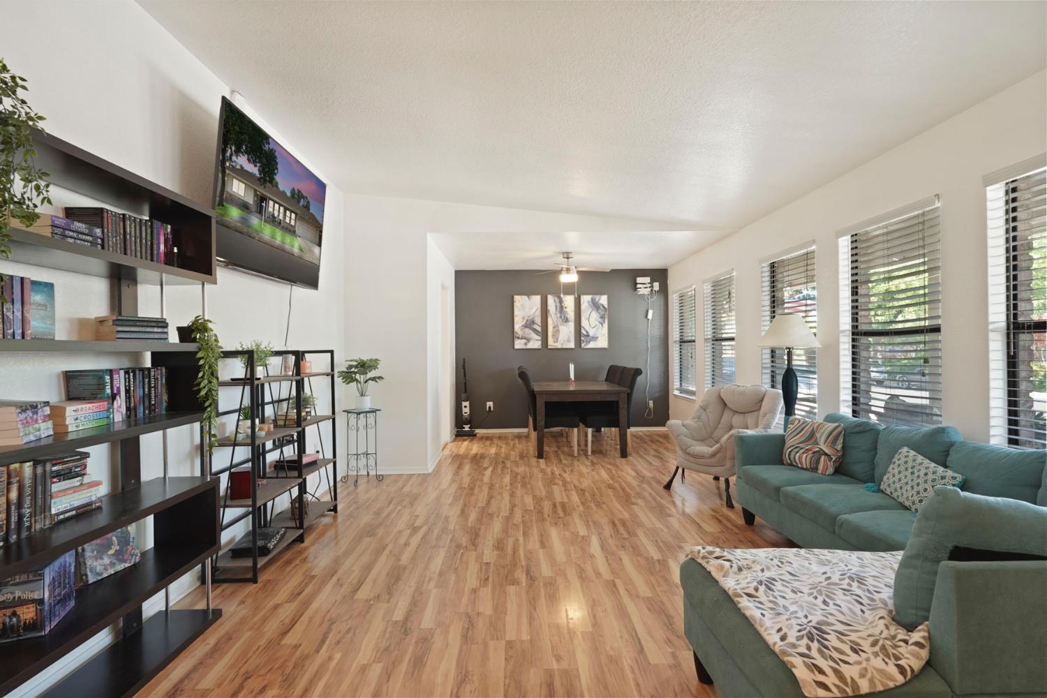 Detail Gallery Image 5 of 41 For 306 E Elise Ct, Modesto,  CA 95350 - 4 Beds | 3 Baths