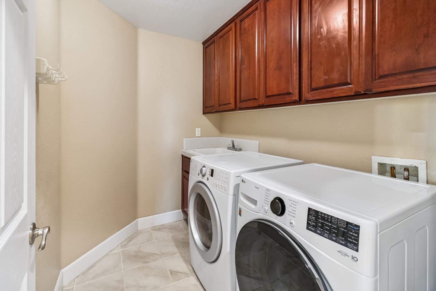 Detail Gallery Image 39 of 72 For 18400 Mandarin St, Woodland,  CA 95695 - 5 Beds | 4 Baths