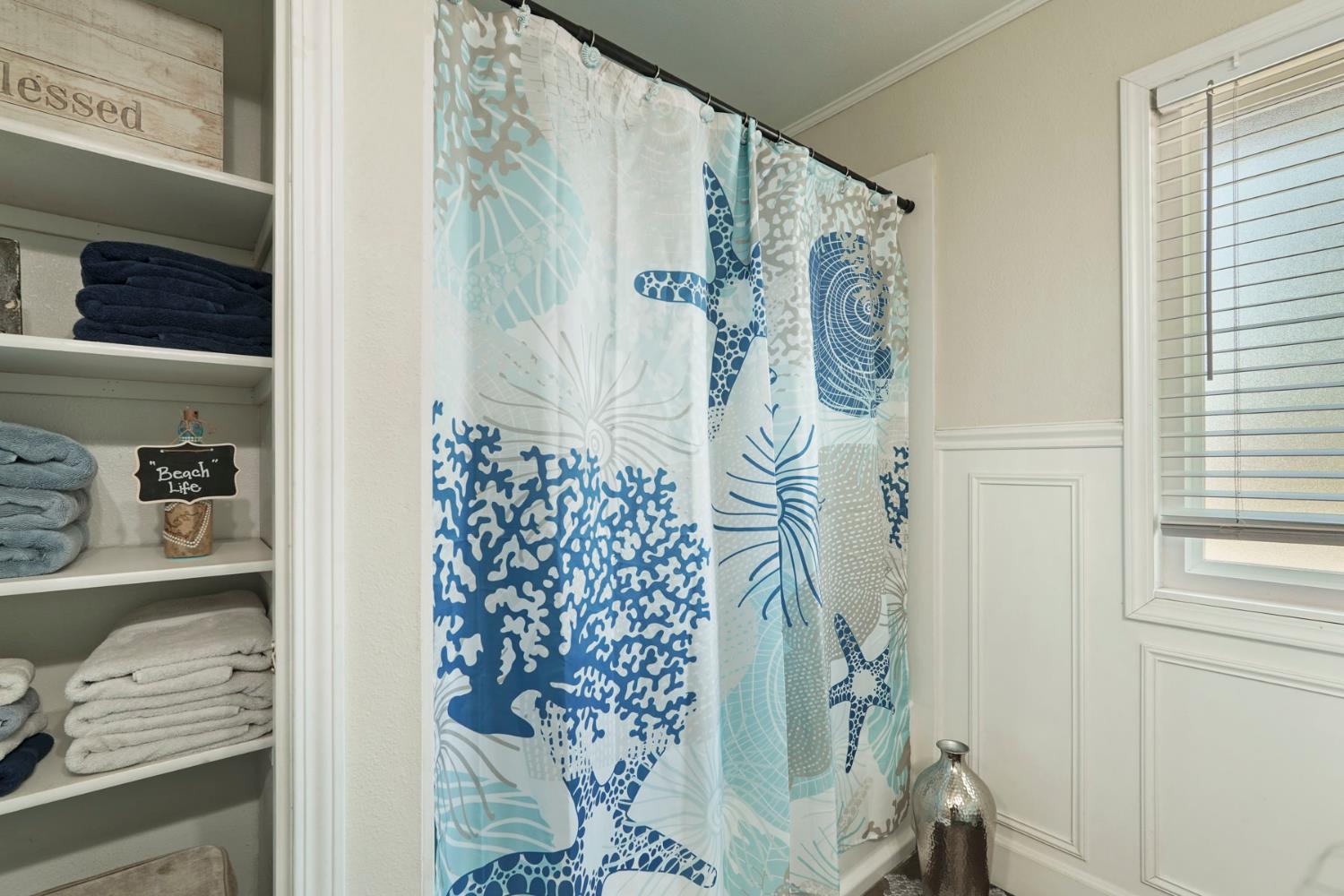Detail Gallery Image 23 of 52 For 2457 Rockingham Cir, Lodi,  CA 95242 - 4 Beds | 2/1 Baths