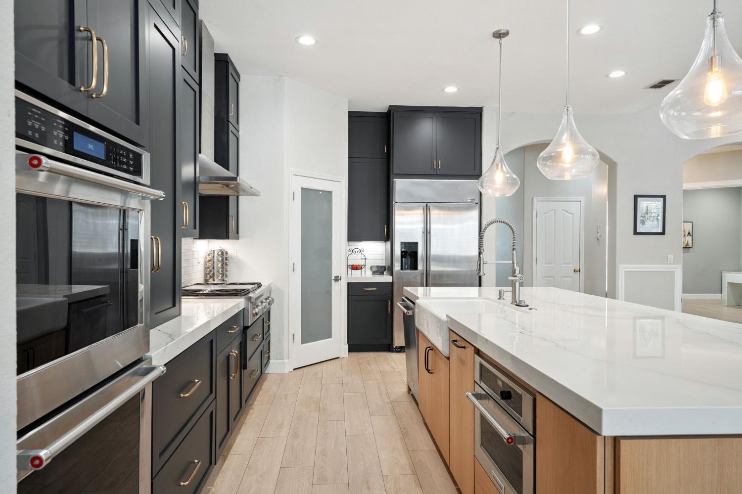 Detail Gallery Image 9 of 60 For 5054 Stroman Ln, Sacramento,  CA 95835 - 3 Beds | 2/1 Baths