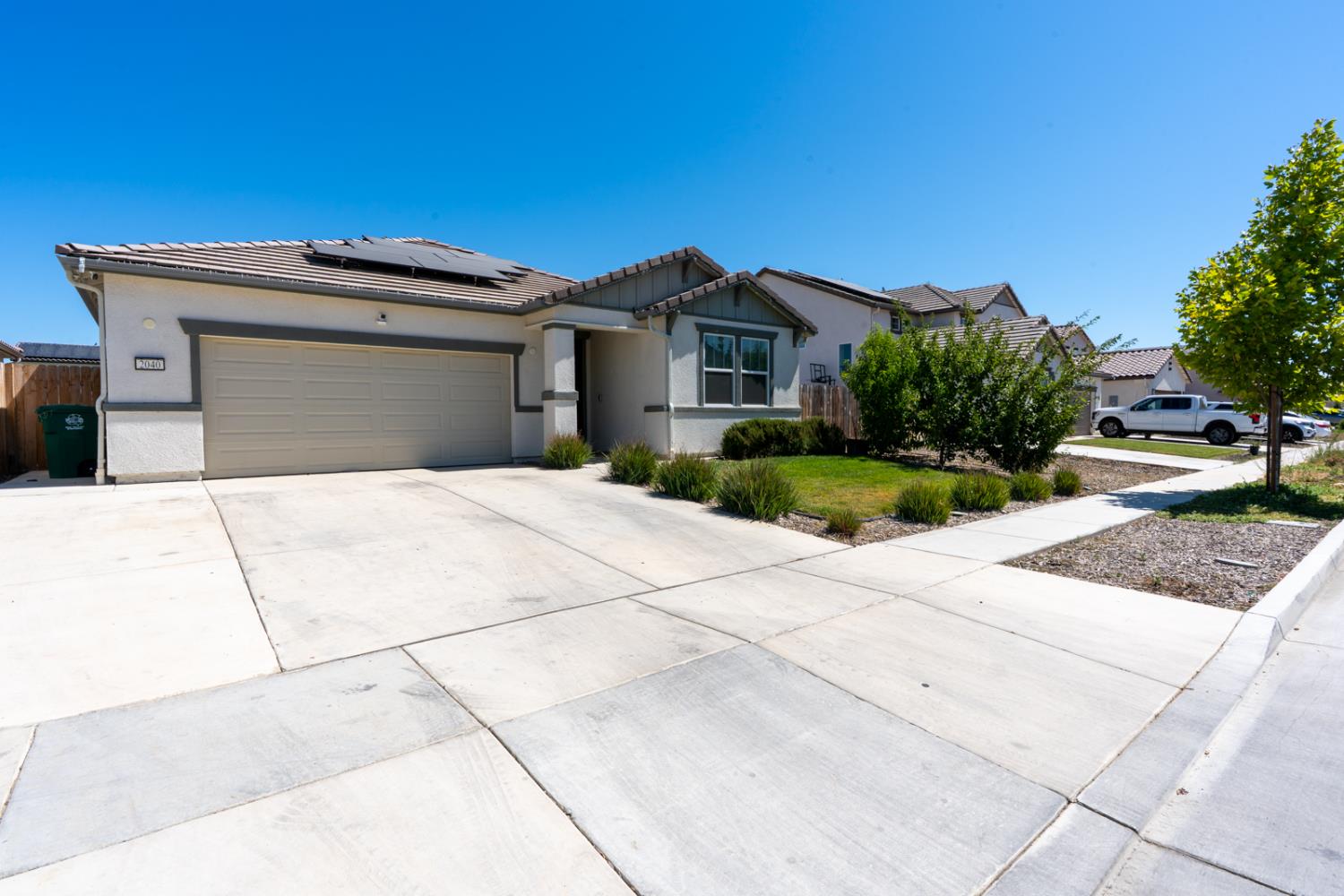 Detail Gallery Image 3 of 46 For 2040 Edwards St, Los Banos,  CA 93635 - 4 Beds | 3 Baths