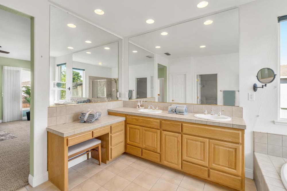 Detail Gallery Image 42 of 60 For 200 Orrington Cir, Sacramento,  CA 95835 - 4 Beds | 3/1 Baths