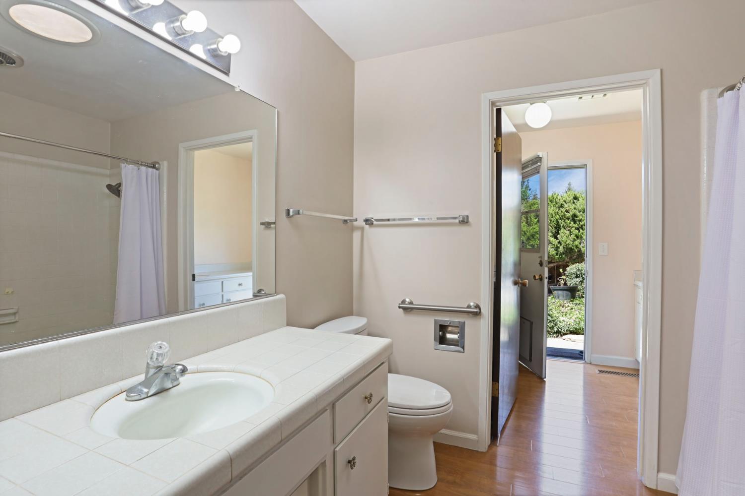 Detail Gallery Image 31 of 66 For 241 Charlemagne Way, Modesto,  CA 95350 - 4 Beds | 2 Baths