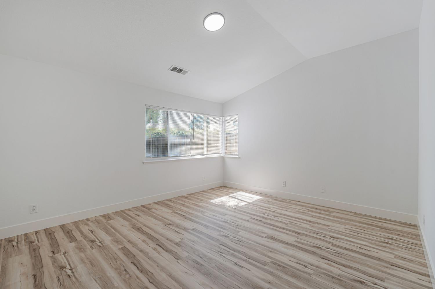 Detail Gallery Image 14 of 38 For 3828 Tern Ct, Merced,  CA 95340 - 3 Beds | 2 Baths