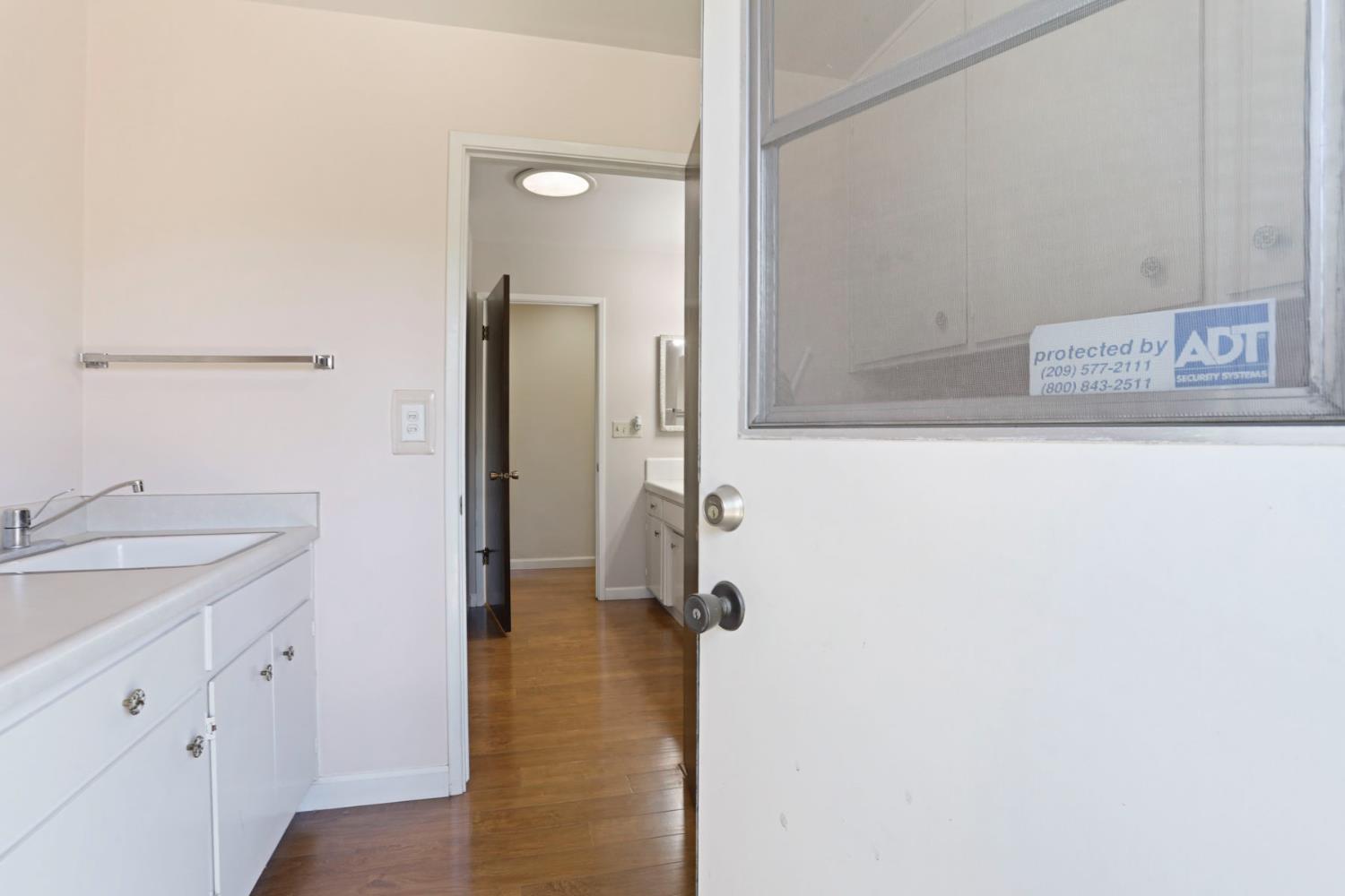 Detail Gallery Image 32 of 66 For 241 Charlemagne Way, Modesto,  CA 95350 - 4 Beds | 2 Baths