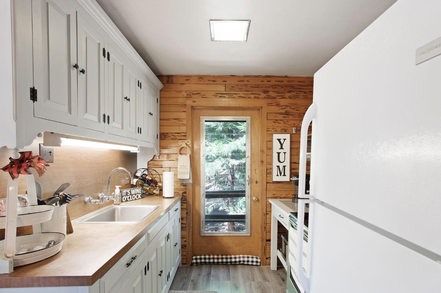 Detail Gallery Image 12 of 35 For 20695 N Haiapo Rd, Mi Wuk Village,  CA 95346 - 3 Beds | 1/1 Baths