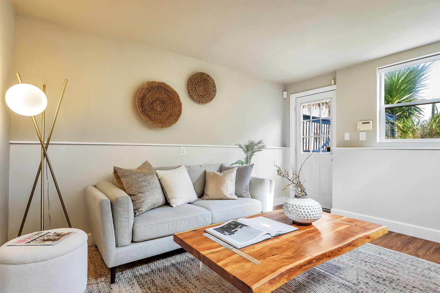 Detail Gallery Image 9 of 39 For 964 61st St, Oakland,  CA 94608 - 3 Beds | 2/1 Baths