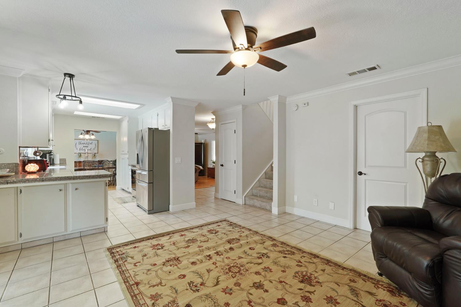 Detail Gallery Image 14 of 52 For 2457 Rockingham Cir, Lodi,  CA 95242 - 4 Beds | 2/1 Baths