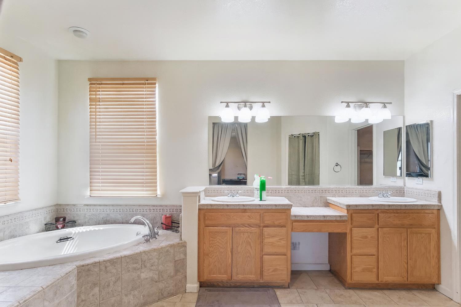 Detail Gallery Image 21 of 29 For 553 Stetson Dr, Oakdale,  CA 95361 - 5 Beds | 3 Baths