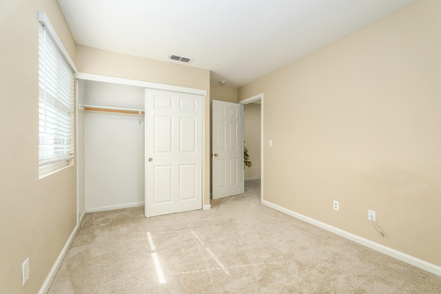 Detail Gallery Image 22 of 44 For 3355 Calla Lily Way, Sacramento,  CA 95833 - 5 Beds | 2/1 Baths